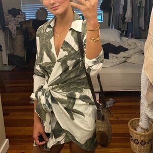 Vintage palm tree green and white wrap long sleeve collared dress size S